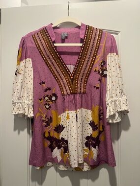 Anthropologie Mauve and White Floral V-Neck Peasant Blouse